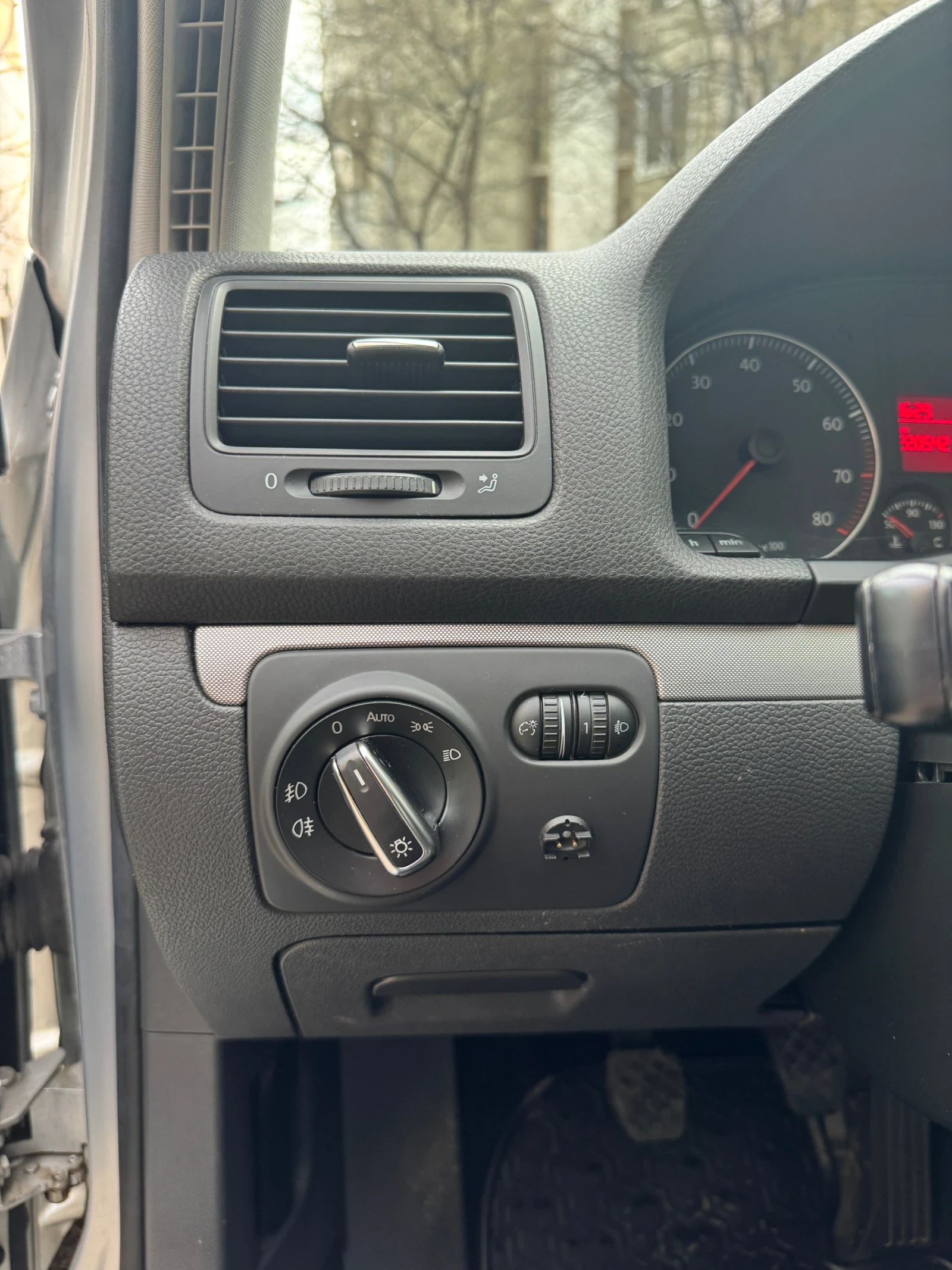 VW Golf VW Golf 5 1.6 MPI (газ/бензин), снимка 9 - Автомобили и джипове - 53928800