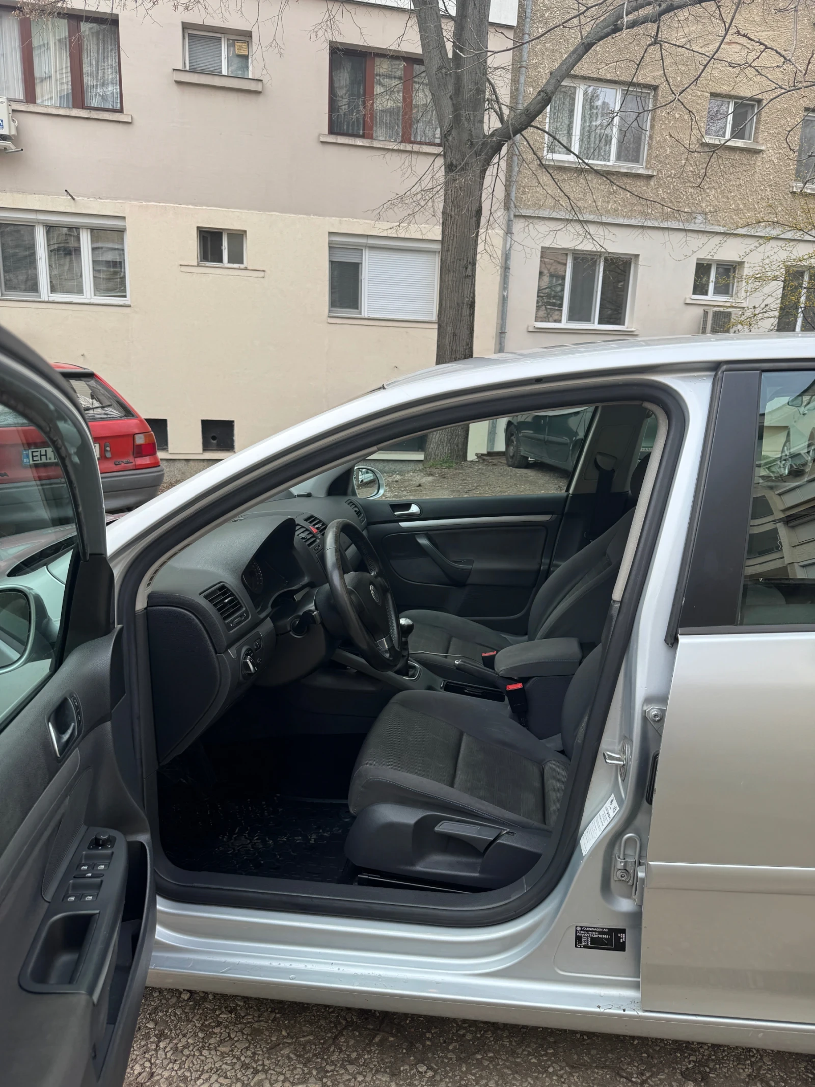 VW Golf VW Golf 5 1.6 MPI (газ/бензин), снимка 6 - Автомобили и джипове - 53928800