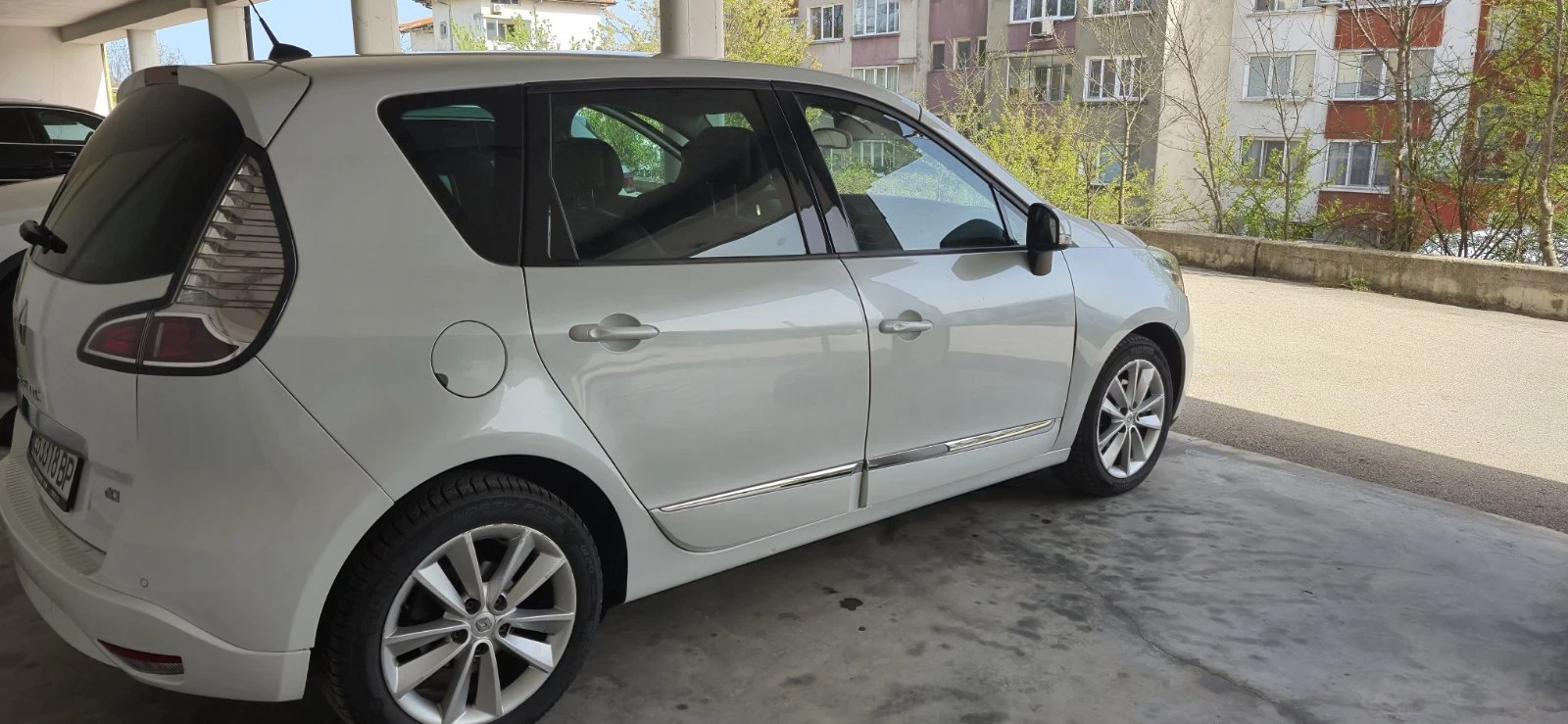 Renault Scenic, снимка 4 - Автомобили и джипове - 53988585