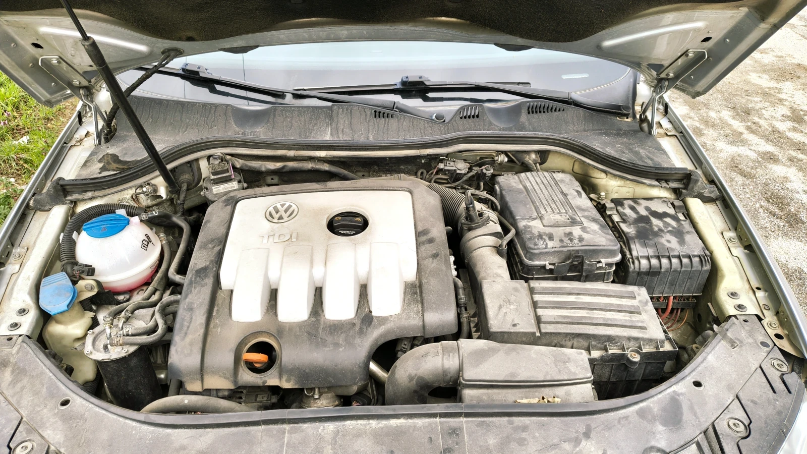 VW Passat, снимка 10 - Автомобили и джипове - 54060057