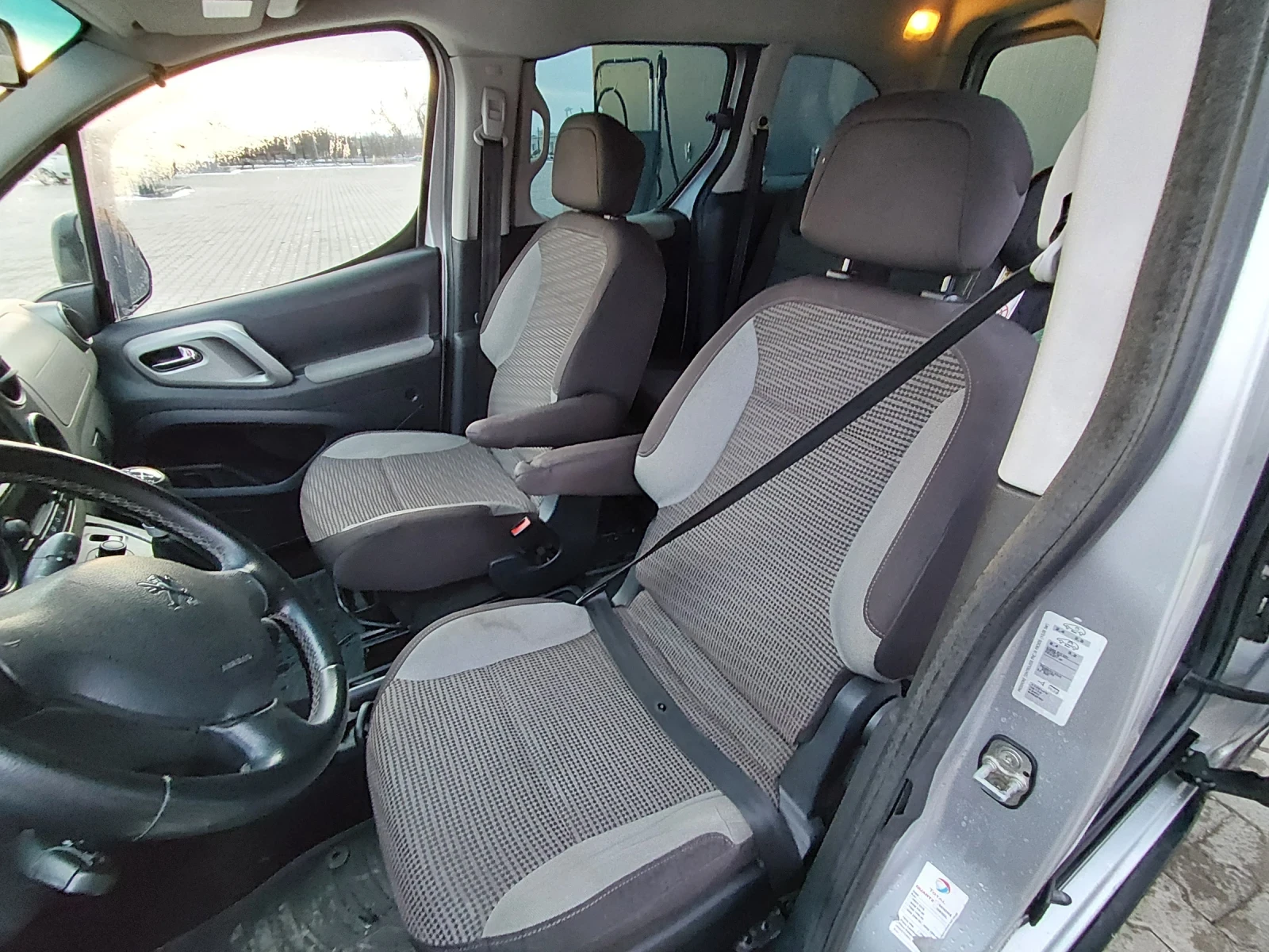 Peugeot Partner Teepe, снимка 8 - Автомобили и джипове - 54177212