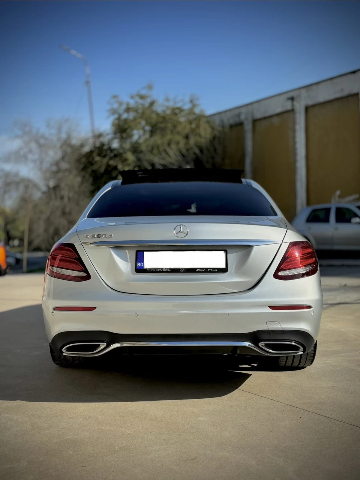 Mercedes-Benz E 350 Mercedes-Benz E 350d AMG | 2019 | FULL EXTRAS | ПЕ, снимка 4 - Автомобили и джипове - 54208030