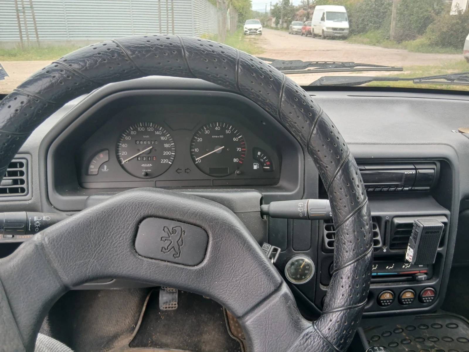 Peugeot 106 1.1 XT, снимка 8 - Автомобили и джипове - 54483402