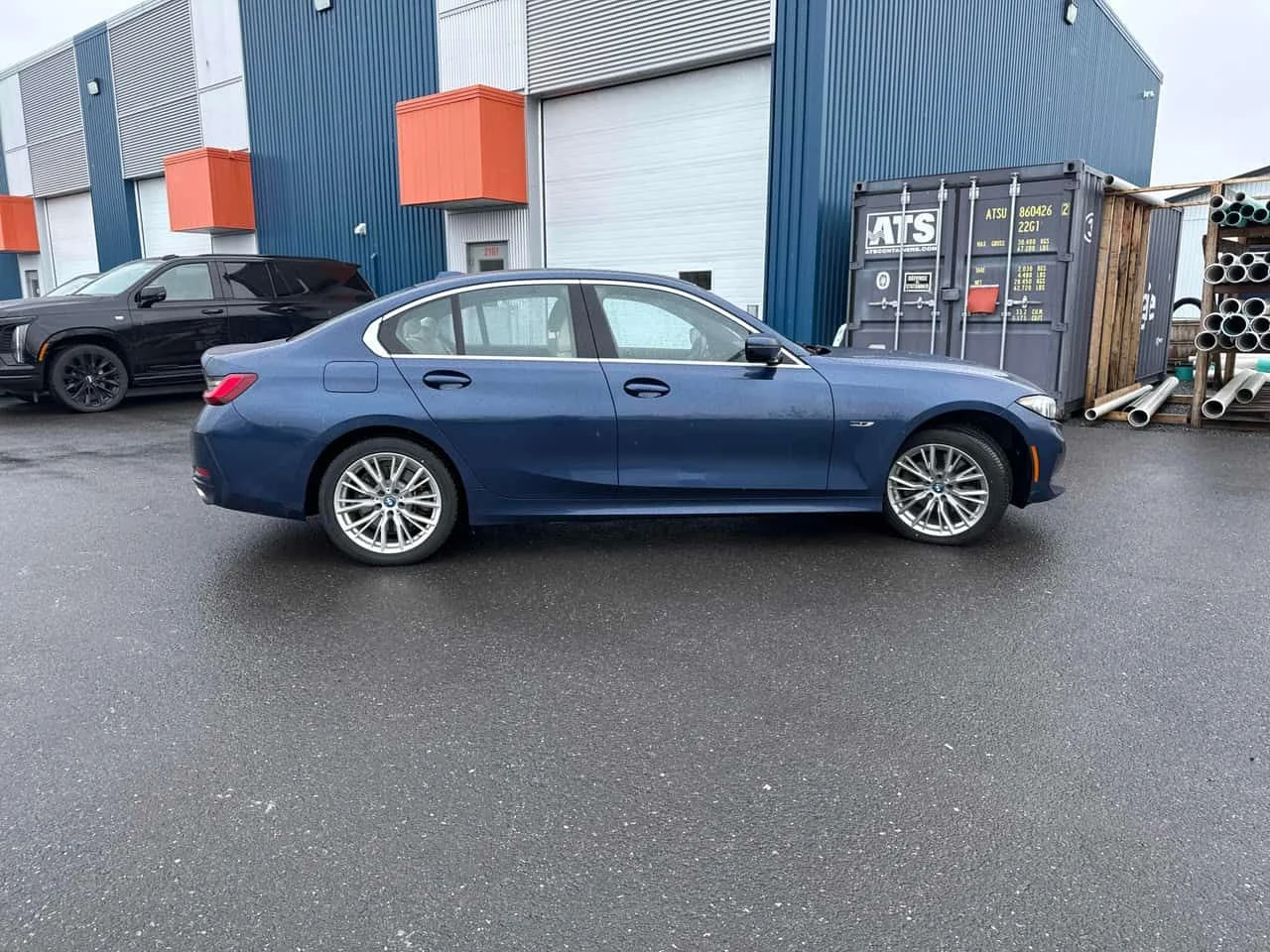 BMW 330 * 330e xDrive * 2 КЛЮЧА * ПОДГРЕВ * АВТОКРЕДИТ, снимка 3 - Автомобили и джипове - 54557239