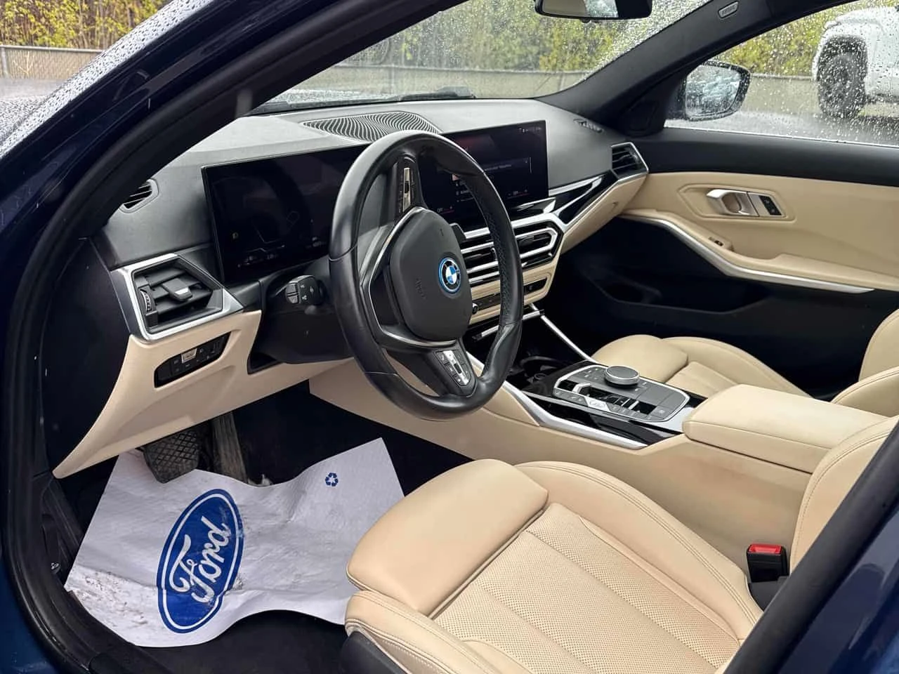BMW 330 * 330e xDrive * 2 КЛЮЧА * ПОДГРЕВ * АВТОКРЕДИТ, снимка 5 - Автомобили и джипове - 54557239