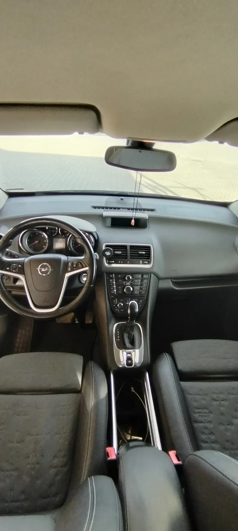 Opel Meriva 1.7 CDTI, снимка 8 - Автомобили и джипове - 54610243