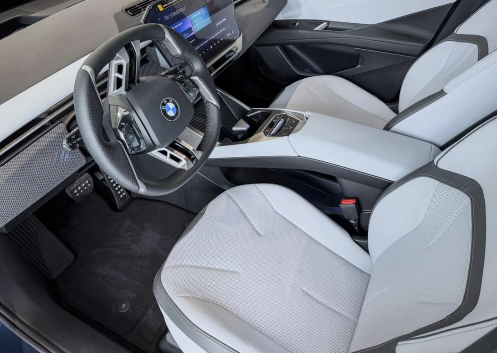 BMW iX3 50 xDrive M Sport Наличен за доставка/360/Пано/HK, снимка 3 - Автомобили и джипове - 54645622