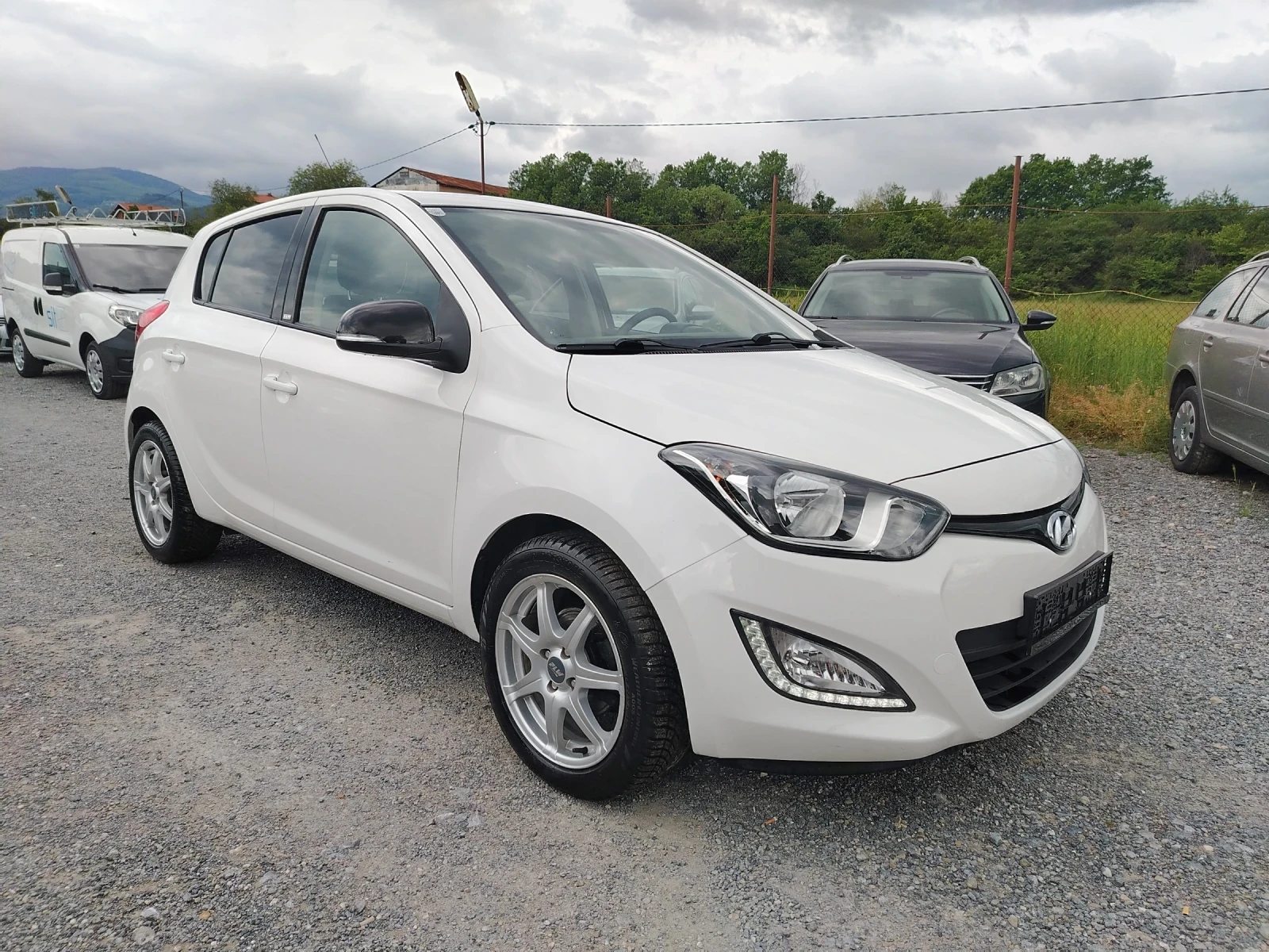 Hyundai I20 1.25 BENZIN TOP, снимка 3 - Автомобили и джипове - 54674677