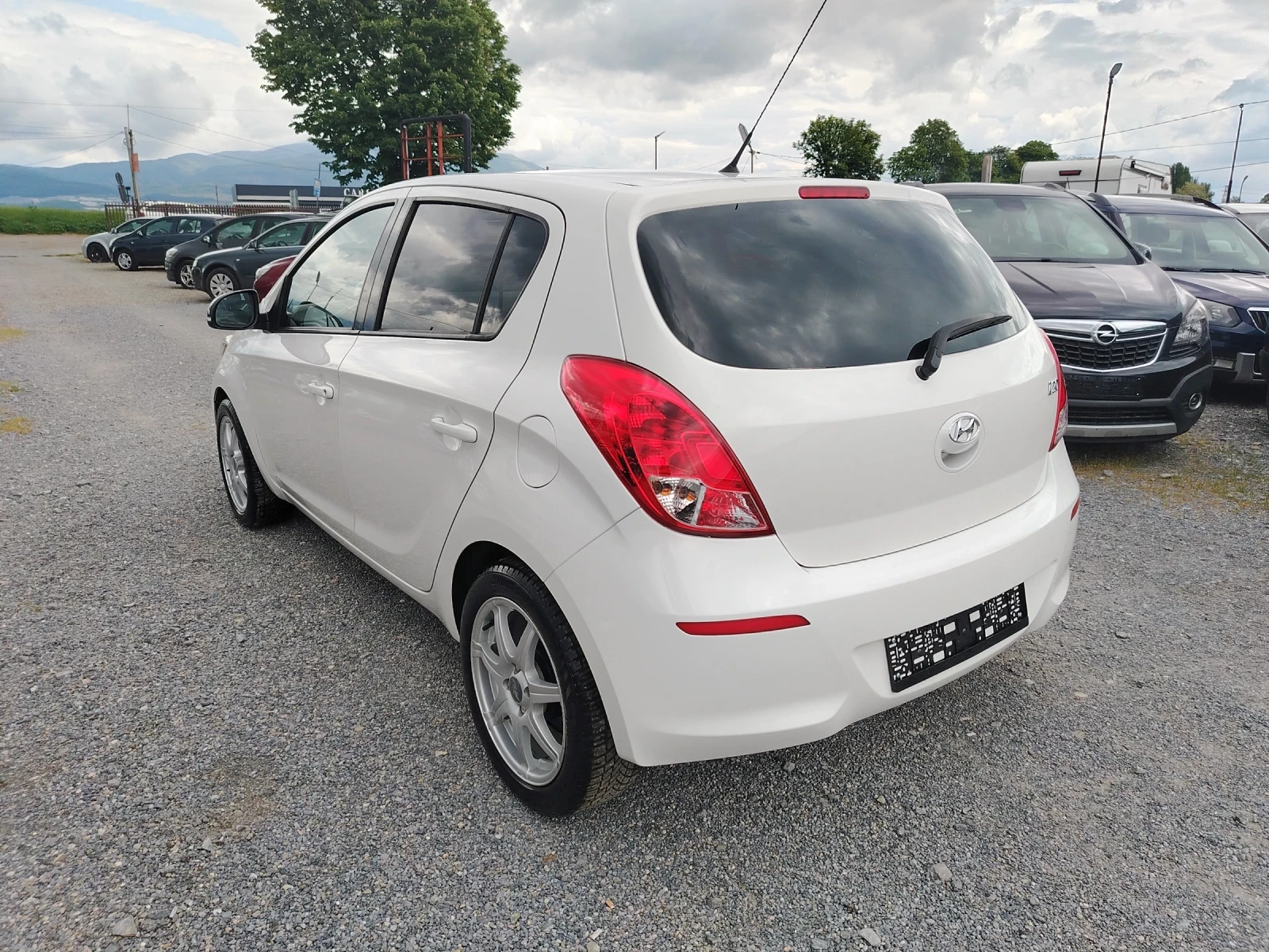 Hyundai I20 1.25 BENZIN TOP, снимка 7 - Автомобили и джипове - 54674677