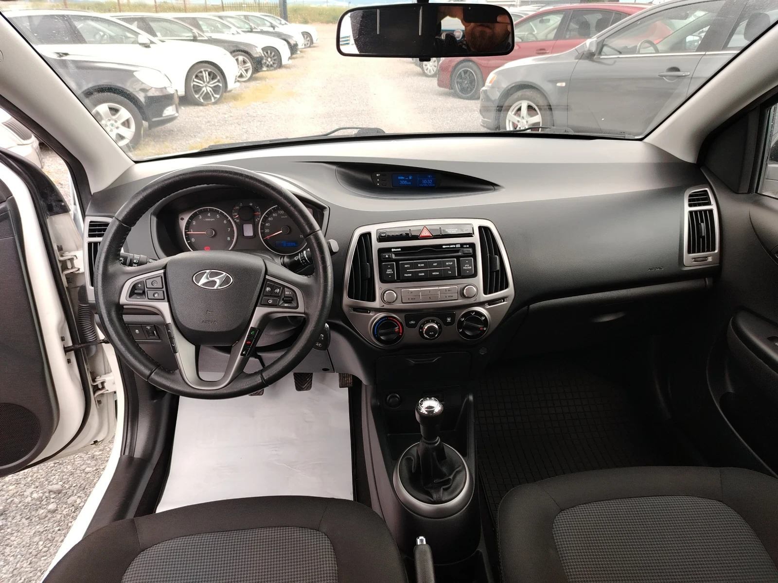 Hyundai I20 1.25 BENZIN TOP, снимка 13 - Автомобили и джипове - 54674677