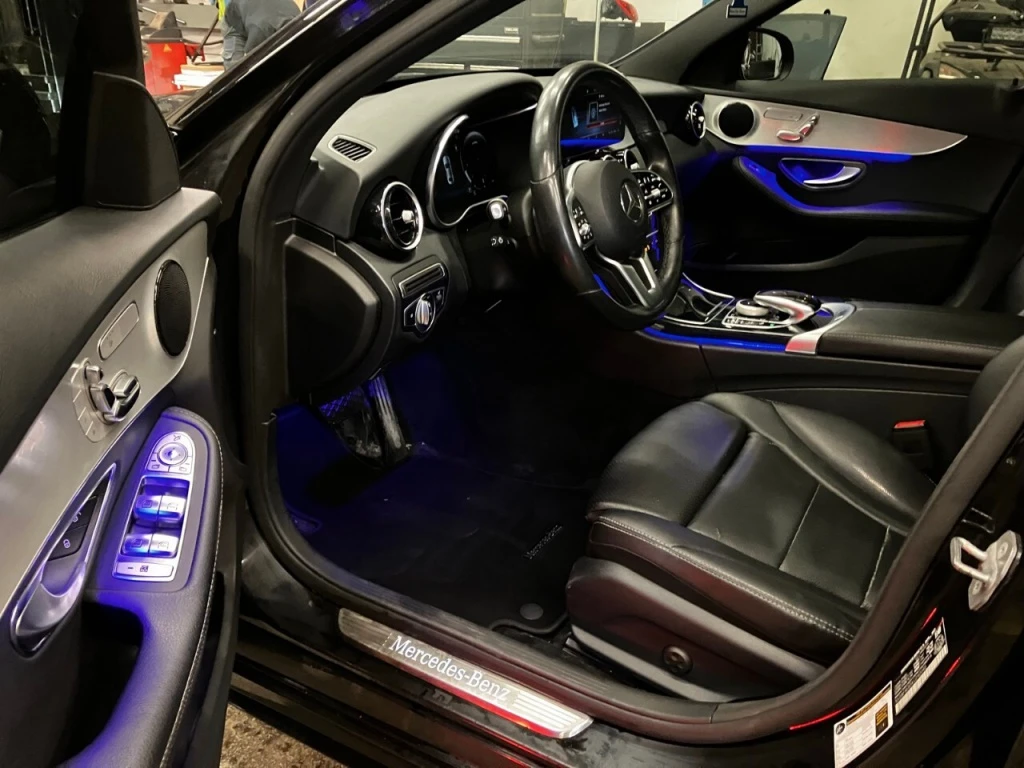 Mercedes-Benz C 300 4MATIC, снимка 8 - Автомобили и джипове - 54779539