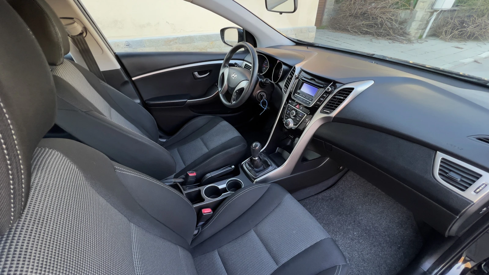 Hyundai I30 1.4i 2013г, снимка 10 - Автомобили и джипове - 54831974
