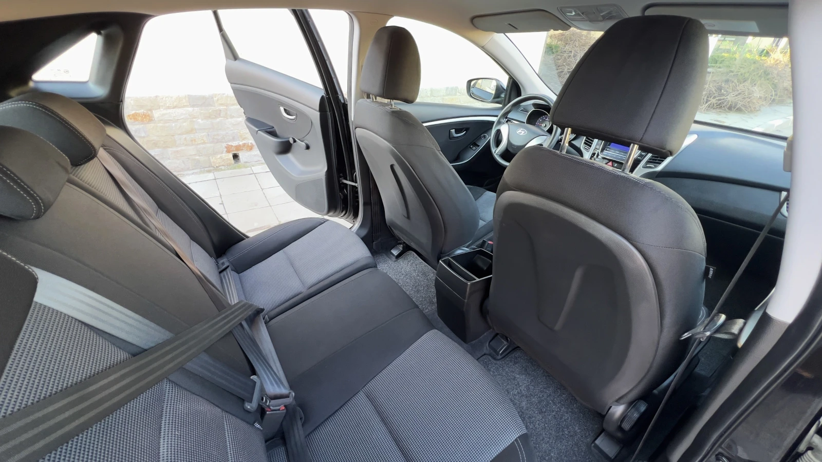 Hyundai I30 1.4i 2013г, снимка 11 - Автомобили и джипове - 54831974
