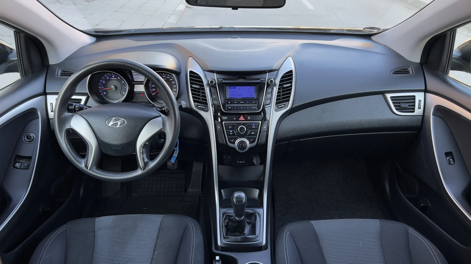 Hyundai I30 1.4i 2013г, снимка 8 - Автомобили и джипове - 54831974
