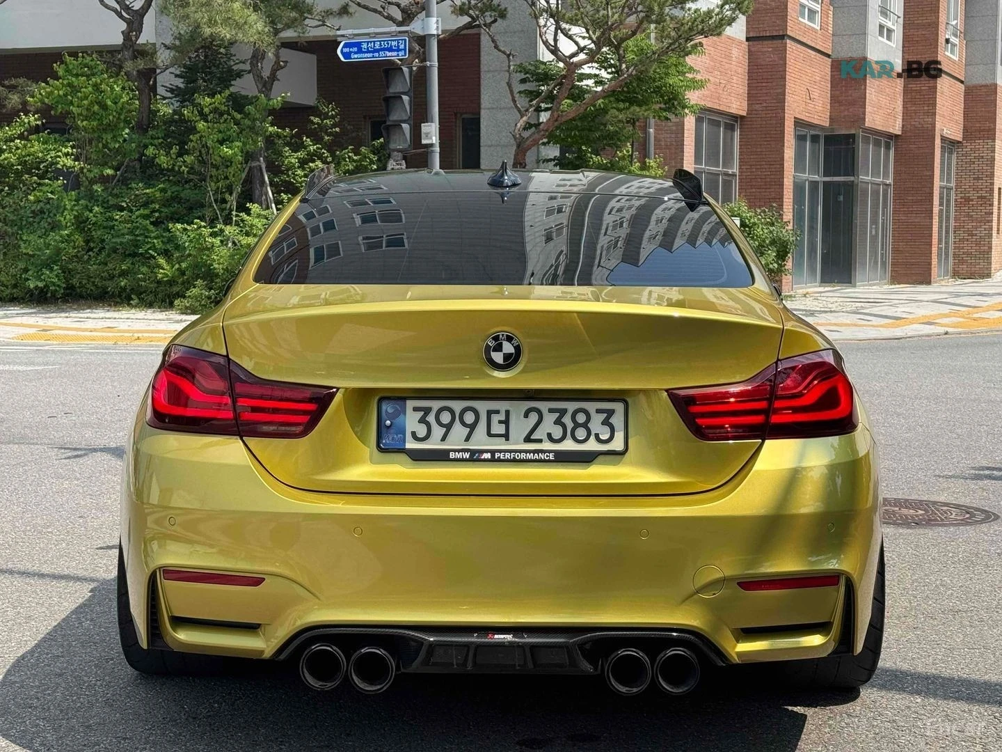 BMW M4 Carbon* HEADUP* HARMAN* KARDON* 360* , снимка 4 - Автомобили и джипове - 54906072