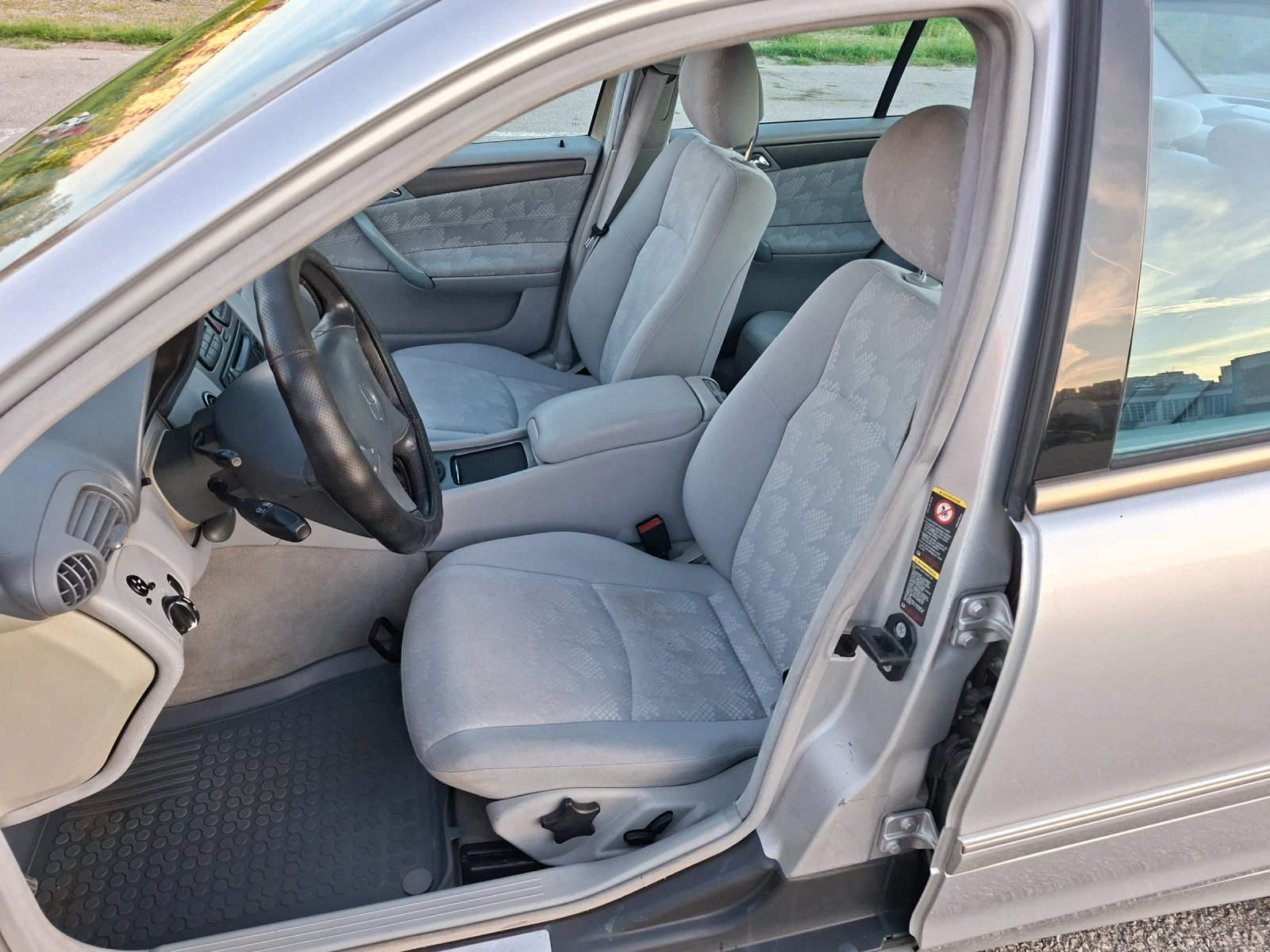 Mercedes-Benz C 180 Compresor, снимка 9 - Автомобили и джипове - 55015613