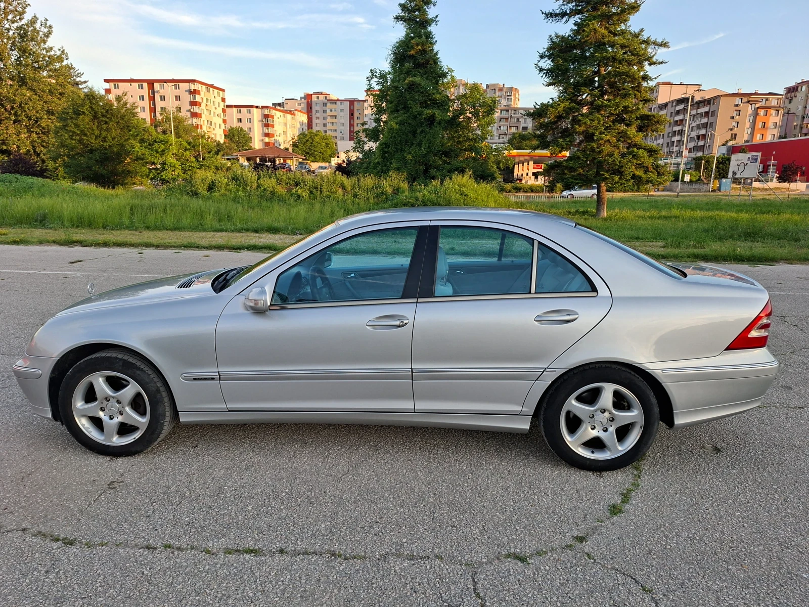 Mercedes-Benz C 180 Compresor, снимка 6 - Автомобили и джипове - 55015613