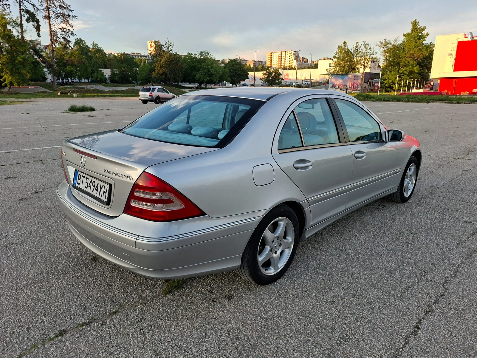 Mercedes-Benz C 180 Compresor, снимка 3 - Автомобили и джипове - 55015613