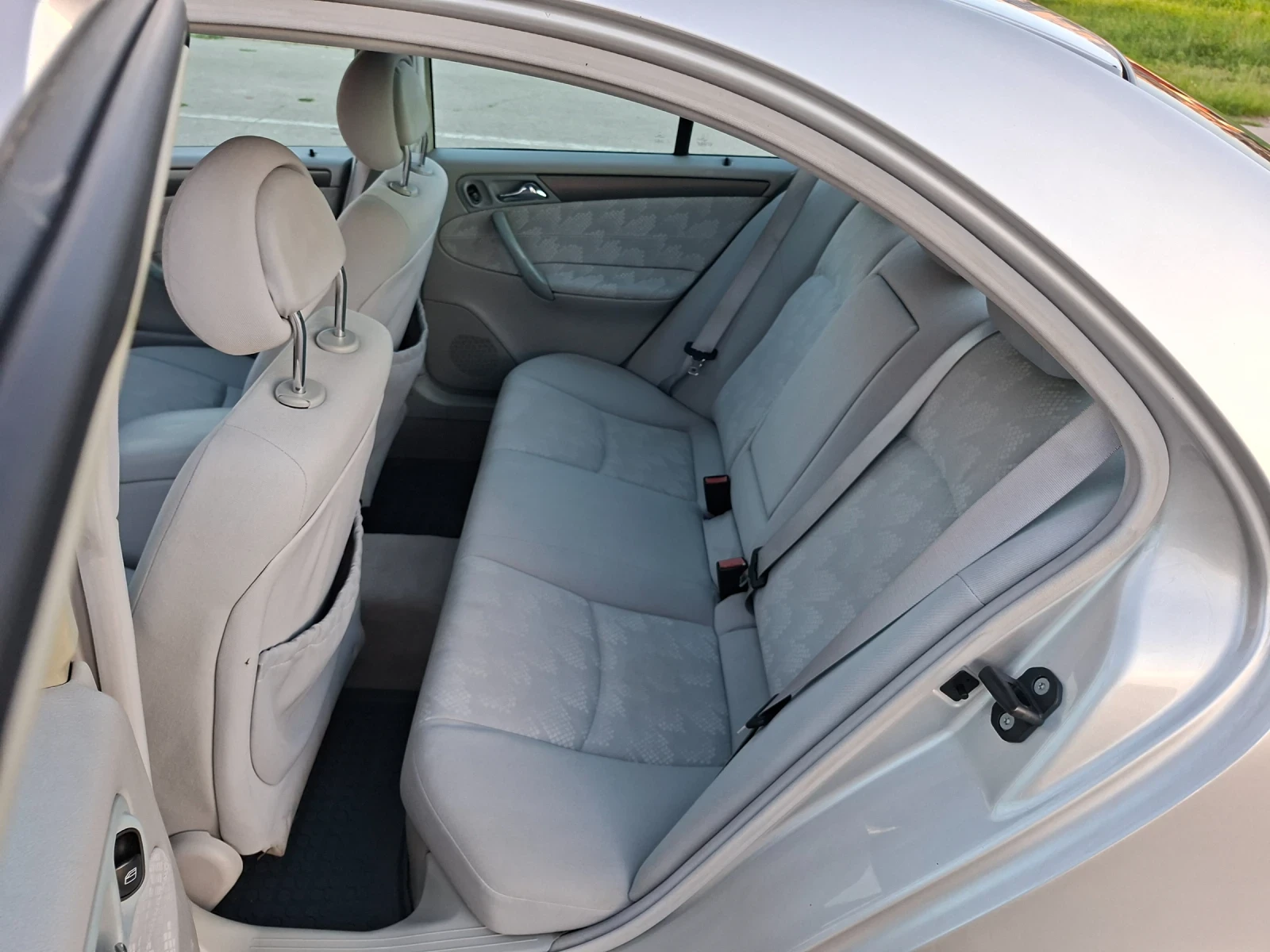 Mercedes-Benz C 180 Compresor, снимка 13 - Автомобили и джипове - 55015613