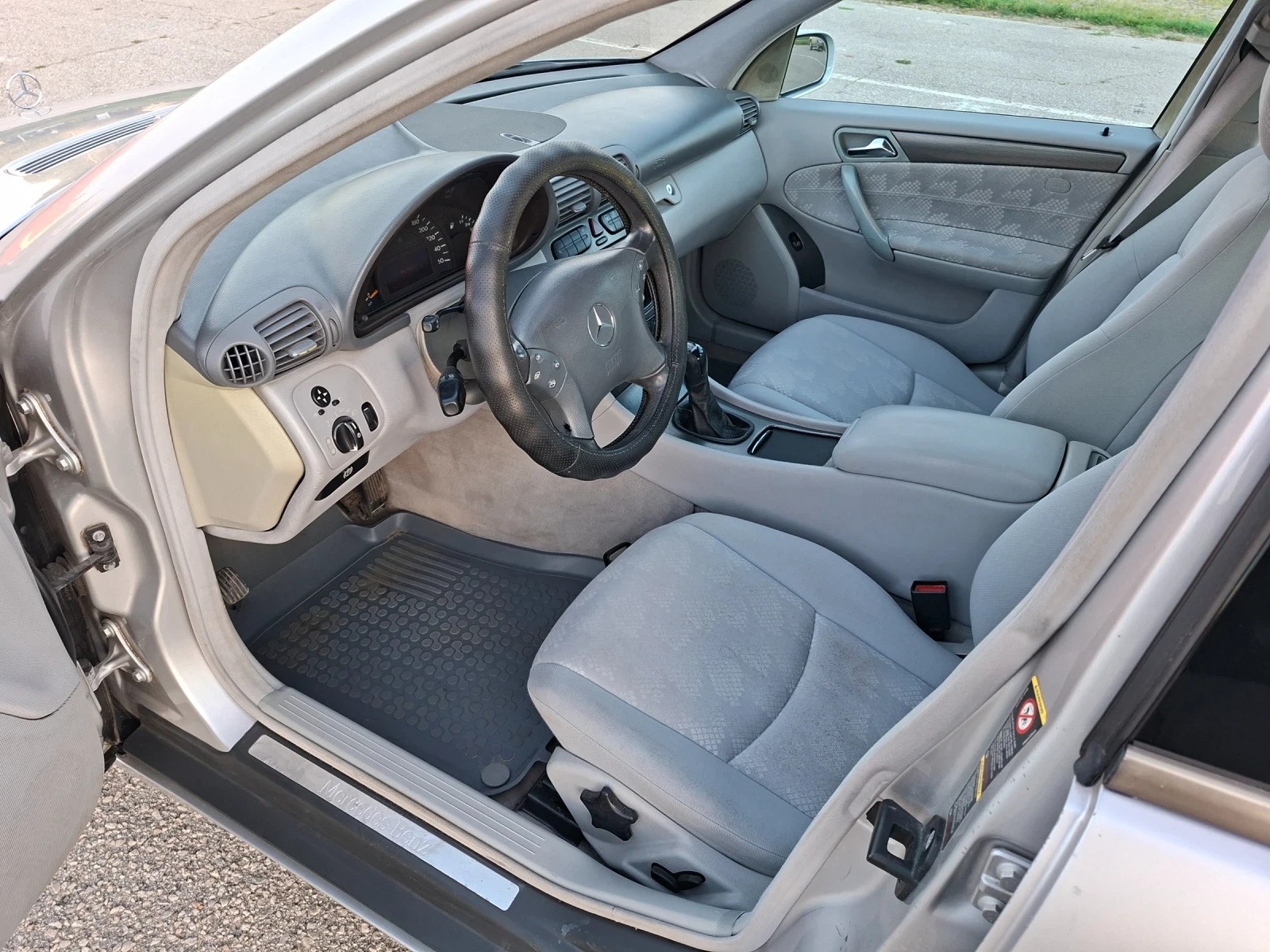 Mercedes-Benz C 180 Compresor, снимка 10 - Автомобили и джипове - 55015613