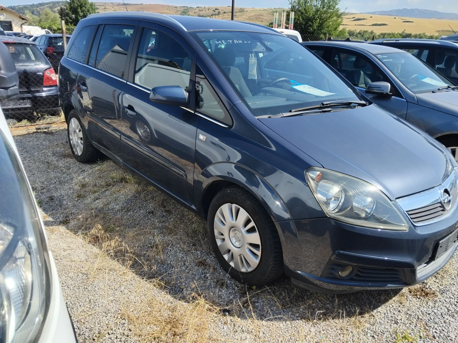 Opel Zafira 1.6i95ксА/С МЕТАН , снимка 3 - Автомобили и джипове - 55363193