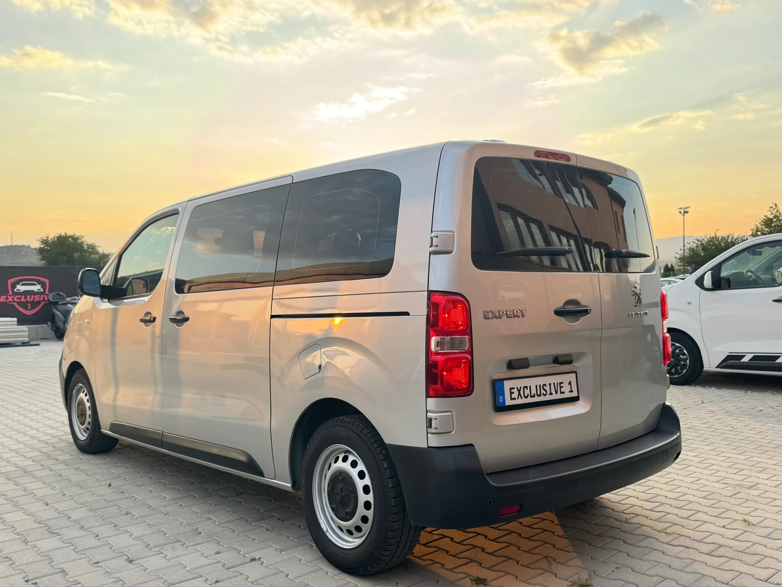 Peugeot Expert 1.6HDI 9-МЕСТА, снимка 3 - Автомобили и джипове - 55628139