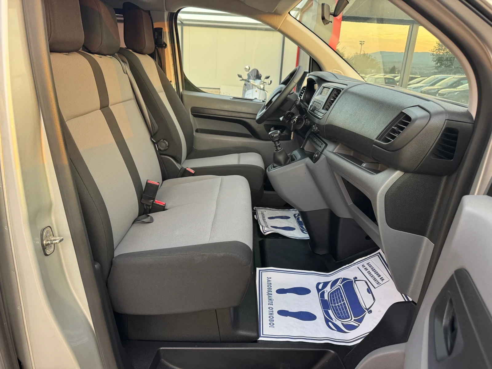 Peugeot Expert 1.6HDI 9-МЕСТА, снимка 13 - Автомобили и джипове - 55628139