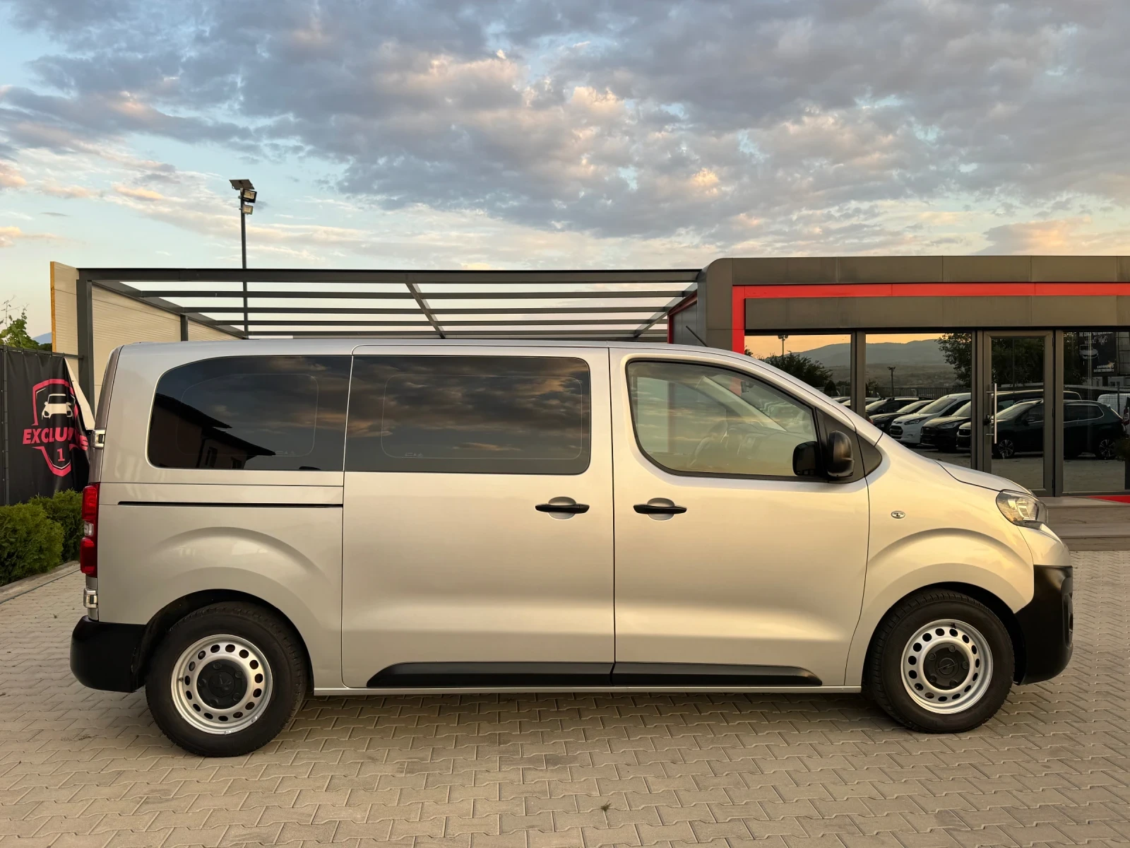 Peugeot Expert 1.6HDI 9-МЕСТА, снимка 6 - Автомобили и джипове - 55628139