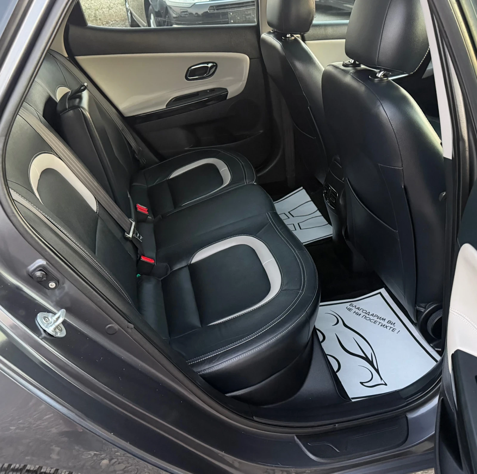 Kia Ceed 1.6 CRDI * АВТОМАТ* НАВИГАЦИЯ* ПАНОРАМА* , снимка 8 - Автомобили и джипове - 55657462