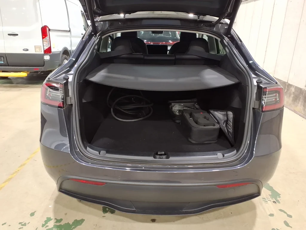 Tesla Model Y Long Range Dual Motor 75 KW Leather Panorama, снимка 4 - Автомобили и джипове - 56288518
