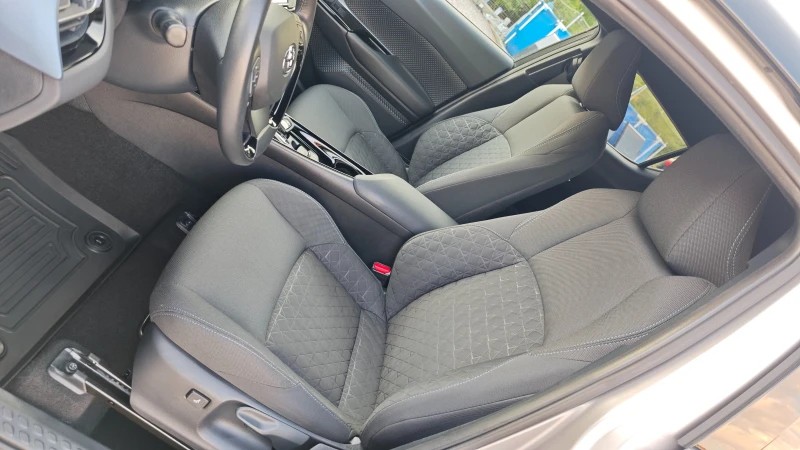 Toyota C-HR BATTERY LIFE450000km/DISTR/СЛЕДИ ПЪТ И ЗНАЦИ/ПОДГР, снимка 15 - Автомобили и джипове - 51275525