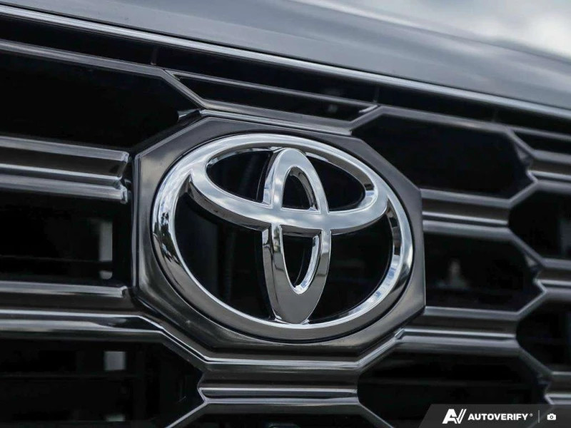 Toyota Sequoia * 85 Series * CARFAX * БЕЗ ПЪРВОНАЧАЛНА ВНОСКА, снимка 13 - Автомобили и джипове - 53154895