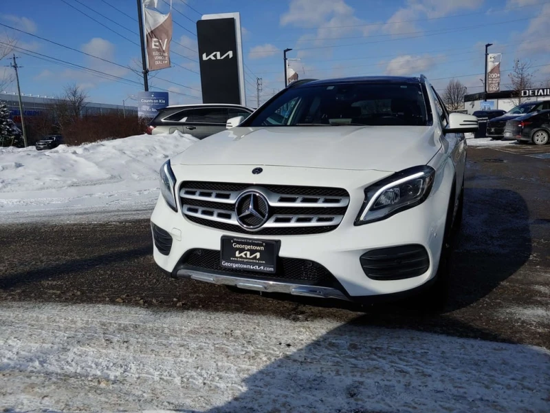 Mercedes-Benz GLA * GLA250 4M * CARFAX * БЕЗ ПЪРВОНАЧАЛНА ВНОСКА, снимка 4 - Автомобили и джипове - 53199278