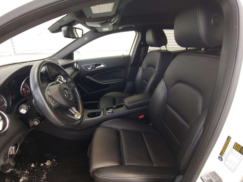 Mercedes-Benz GLA * GLA250 4M * CARFAX * БЕЗ ПЪРВОНАЧАЛНА ВНОСКА, снимка 10 - Автомобили и джипове - 53199278