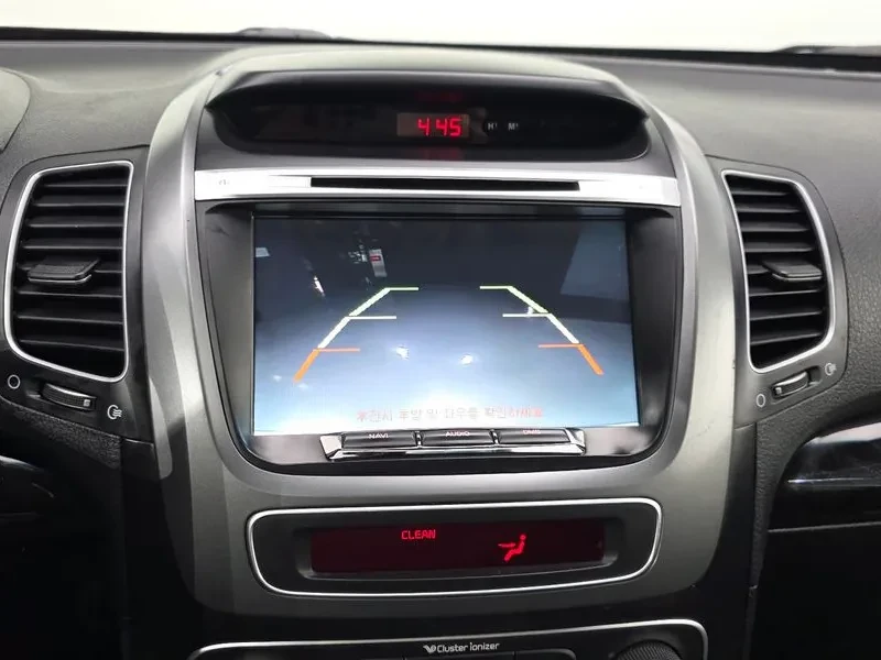 Kia Sorento 2.0 2WD, снимка 17 - Автомобили и джипове - 54264095