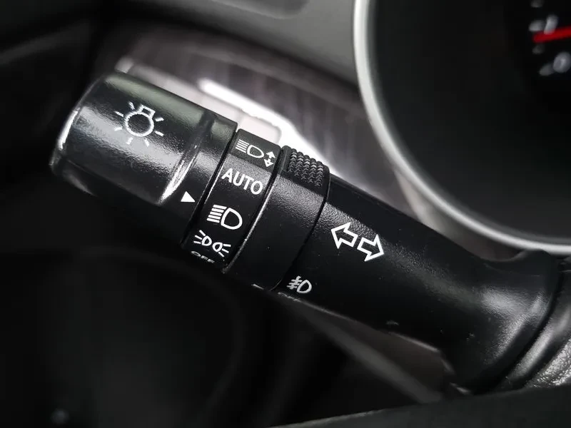 Kia Sorento 2.0 2WD, снимка 15 - Автомобили и джипове - 54264095