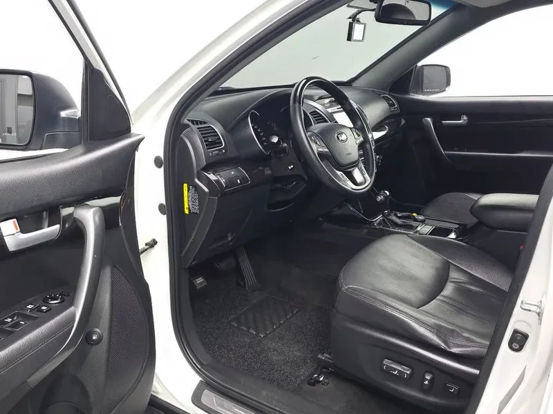 Kia Sorento 2.0 2WD, снимка 10 - Автомобили и джипове - 54264095