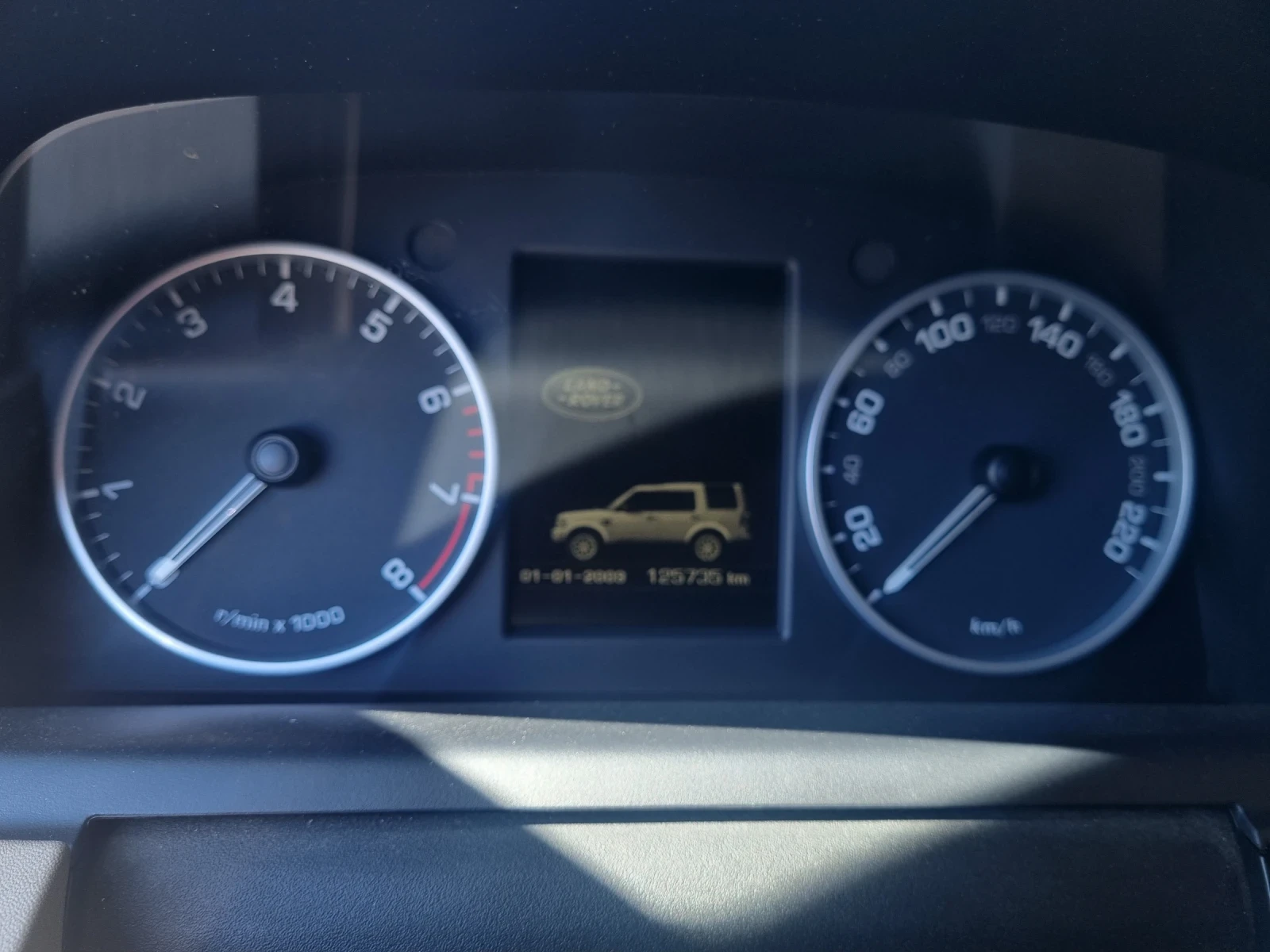 Land Rover Discovery LR4 HSE 5.0 LUXURY  - изображение 7