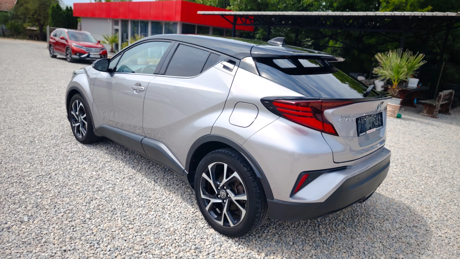 Toyota C-HR BATTERY LIFE450000km/DISTR/СЛЕДИ ПЪТ И ЗНАЦИ/ПОДГР - изображение 7
