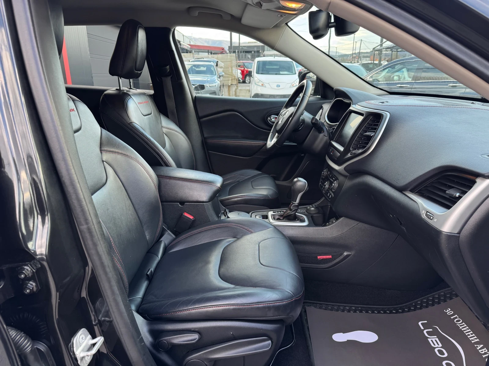 Jeep Cherokee 3.2i-4X4-TRAILHAWK-111хил.км-ТОП, снимка 16 - Автомобили и джипове - 53999793