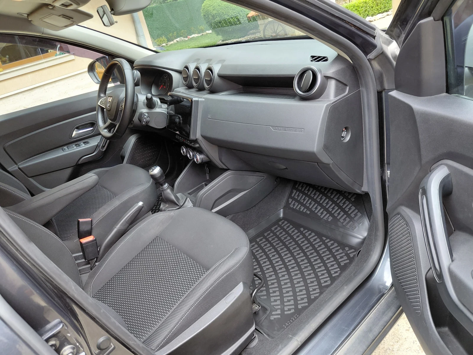 Dacia Duster 4х4/от България/всички екстри/120К реални км., снимка 14 - Автомобили и джипове - 55067324