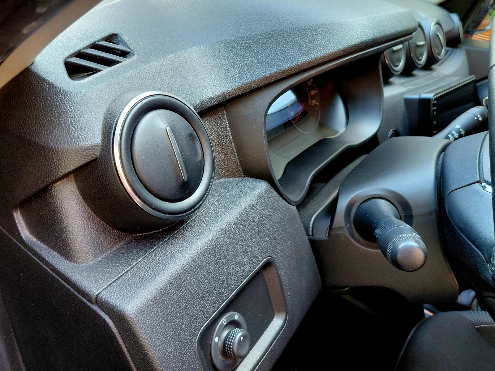 Dacia Duster 4х4/от България/всички екстри/120К реални км., снимка 10 - Автомобили и джипове - 55067324