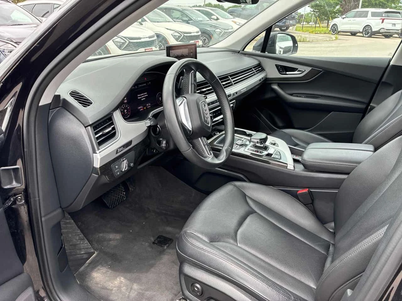 Audi Q7 Progressiv | CARFAX | АВТОКРЕДИТ БЕЗ ПЪРВОНАЧАЛНА, снимка 7 - Автомобили и джипове - 55621637