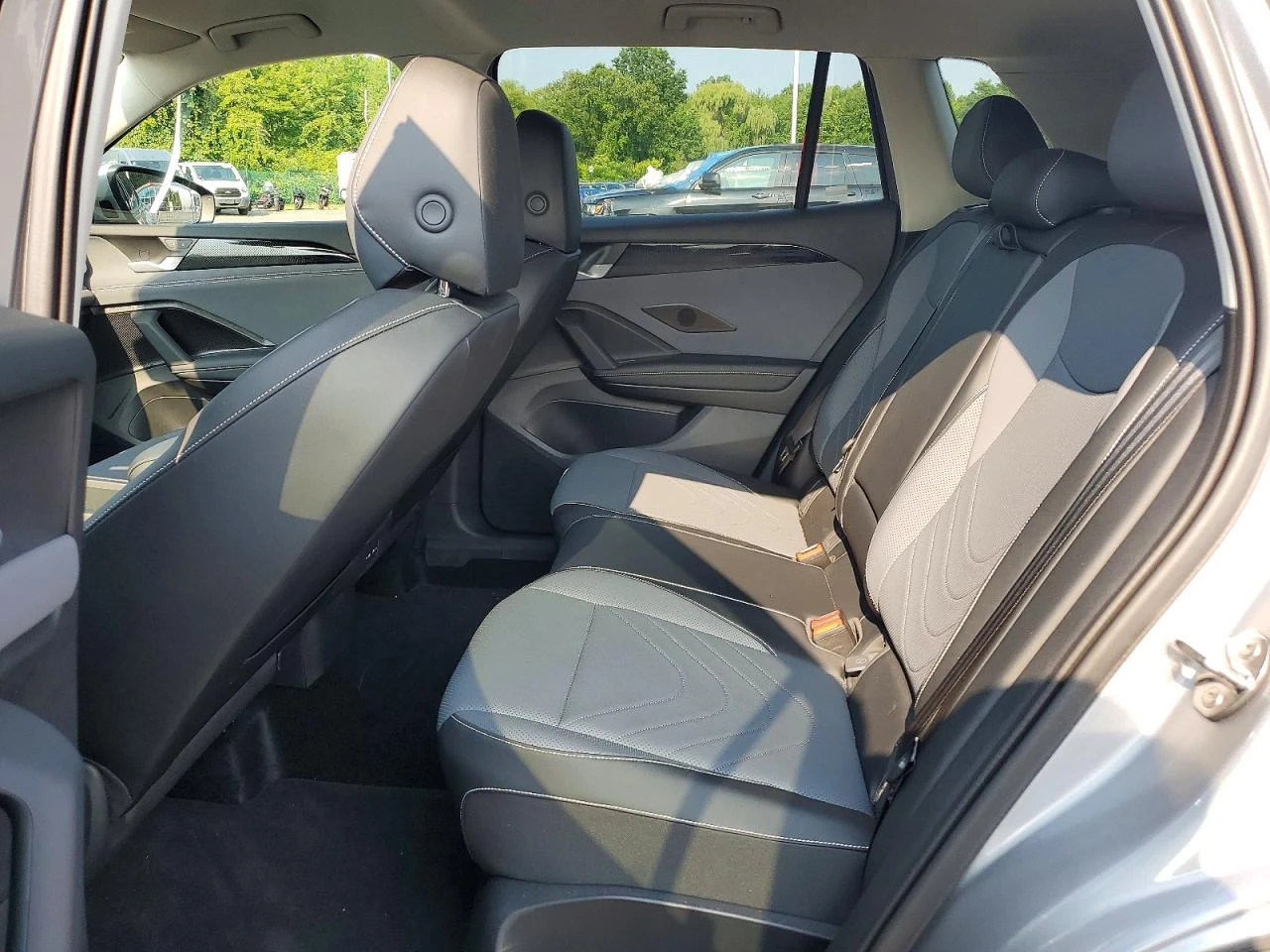 VW Tiguan SE, снимка 11 - Автомобили и джипове - 56071395