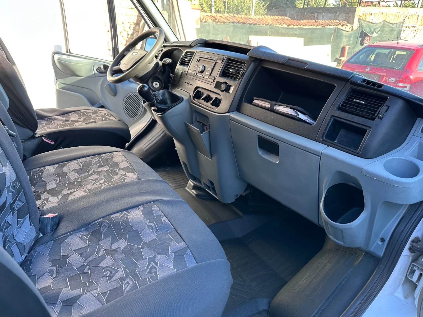Ford Transit Климатик/Перфектен/2.4/100, снимка 7 - Бусове и автобуси - 55988058