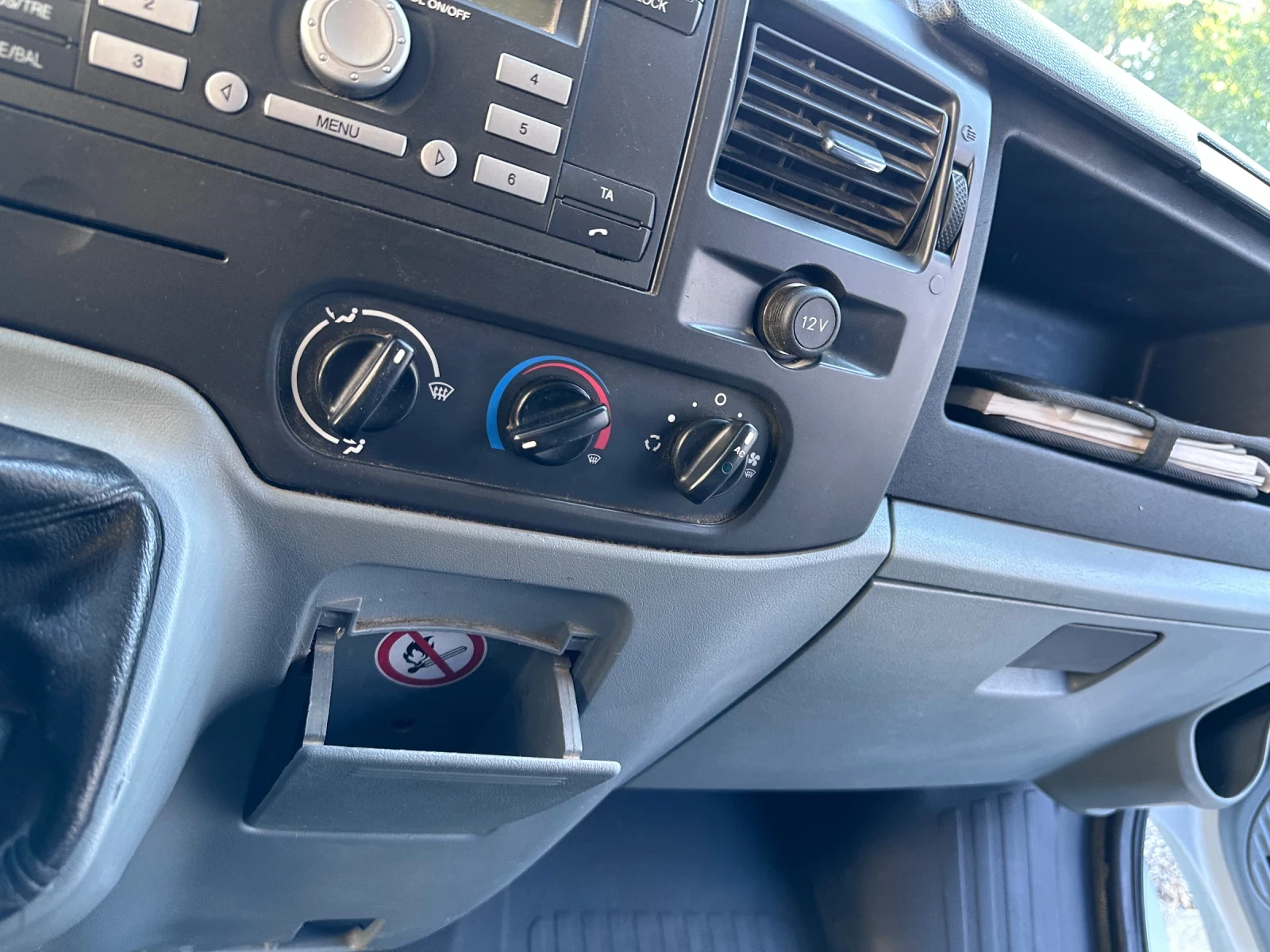 Ford Transit Климатик/Перфектен/2.4/100, снимка 9 - Бусове и автобуси - 55988058