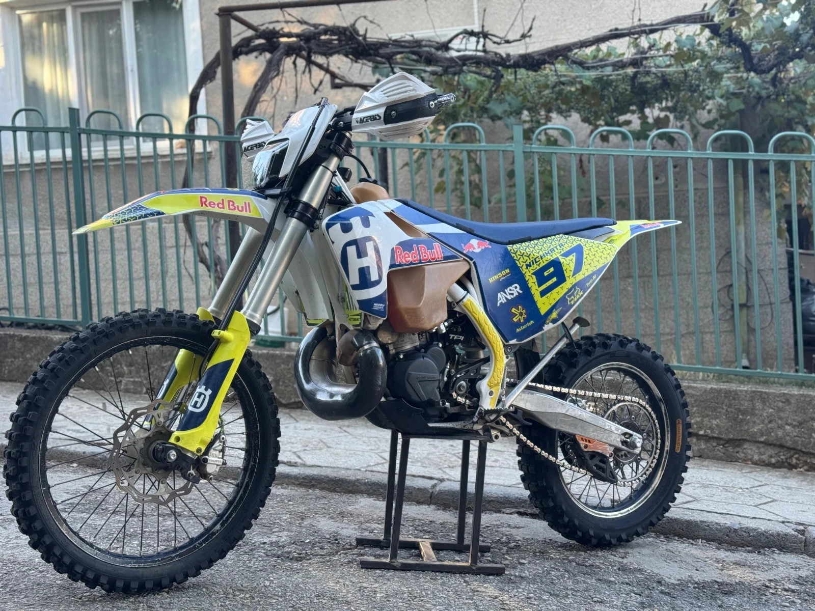Husqvarna TE 300  19  - изображение 5