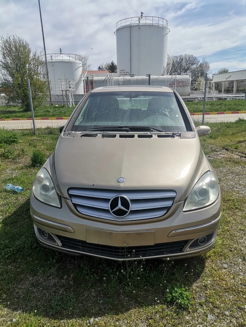 Mercedes-Benz B 200 CDI SPORT, снимка 4 - Автомобили и джипове - 52101128