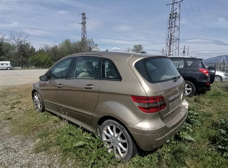 Mercedes-Benz B 200 CDI SPORT, снимка 2 - Автомобили и джипове - 52101128