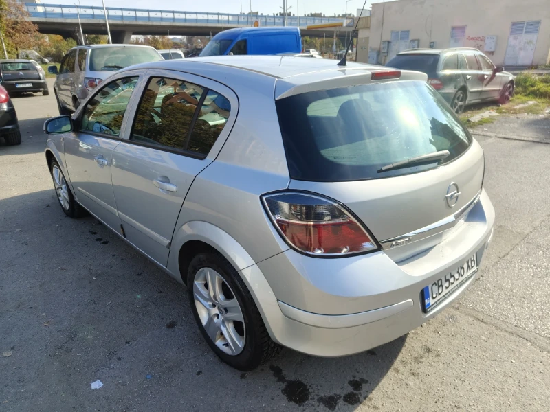 Opel Astra, снимка 2 - Автомобили и джипове - 47822557